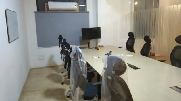 10 Seater Meeting Room