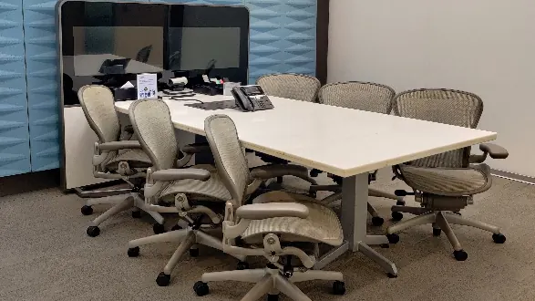  6 Seater Meeting Room in Bandra East - The Executive Centre The Capital | GoSpace 7272
