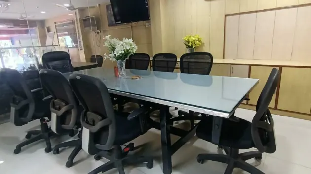 10 Seater Meeting Room