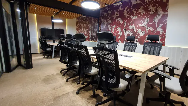 10 Seater Meeting Room