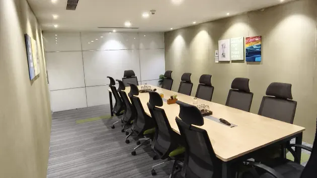 12 Seater Conference Room in Edappally - Incuspaze Oberon Mall | GoSpace 4289