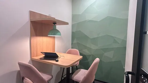 3 Seater Discussion Room