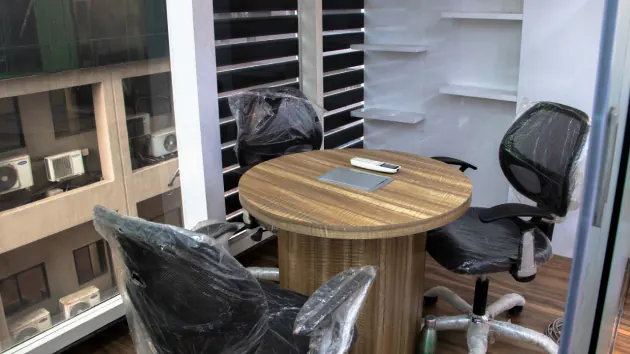 3 Seater Meeting Room