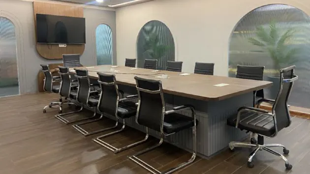 35 Seater Meeting Room in Gomti Nagar - Summit Space | GoSpace 8313