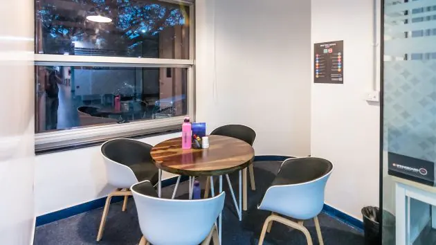 4 Seater Conference Room 