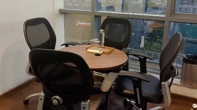 4 Seater Conference Room in Navrangpura - Incuspaze The Link | GoSpace 4295