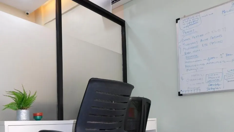 4 Seater Meeting Room