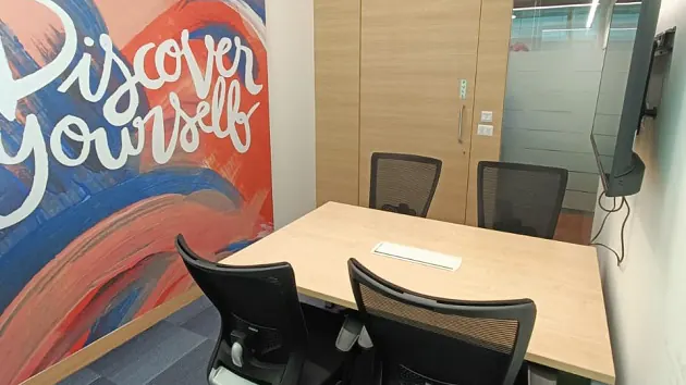 4 Seater Meeting Room