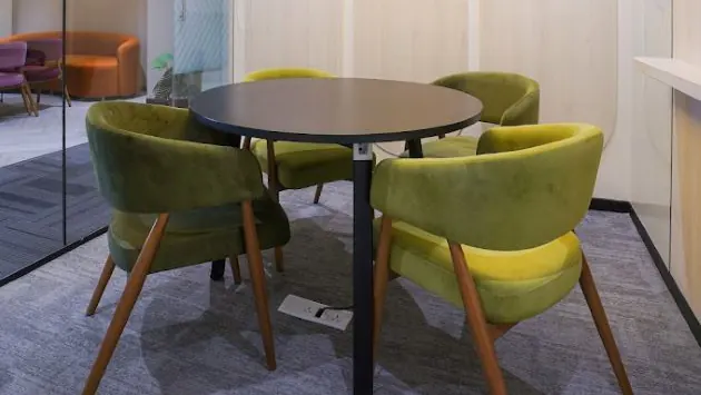 4 Seater Meeting Room