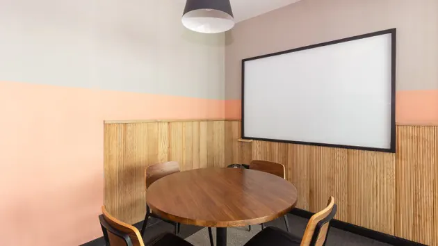 4 Seater Meeting Room