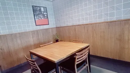 4 Seater Meeting Room