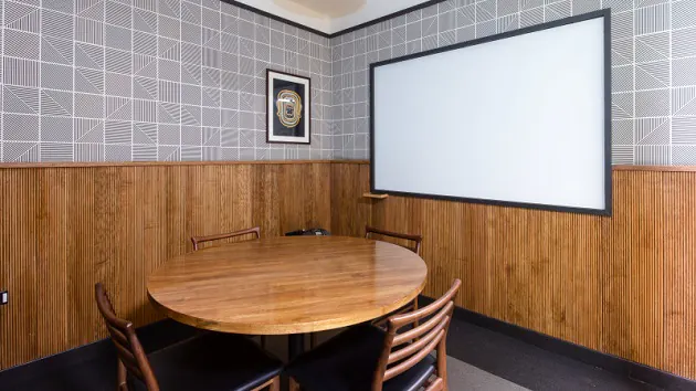 4 Seater Meeting Room in BKC - WeWork Enam Sambhav | GoSpace 7866