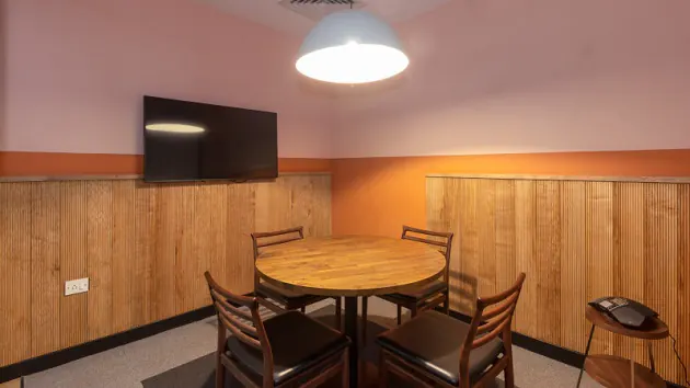 4 Seater Meeting Room in BKC - WeWork Enam Sambhav | GoSpace 7869
