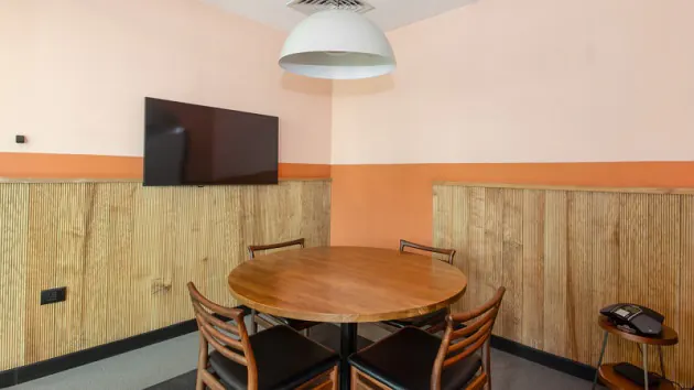 4 Seater Meeting Room in BKC - WeWork Enam Sambhav | GoSpace 7870