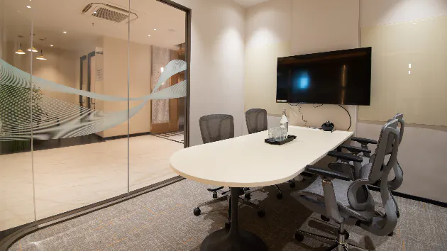 4 Seater Meeting Room