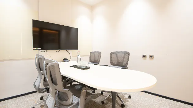 4 Seater Meeting Room