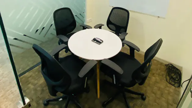 4 Seater Meeting Room in Baner - OYO WorkFlo Pride Accord Baner | GoSpace 6305