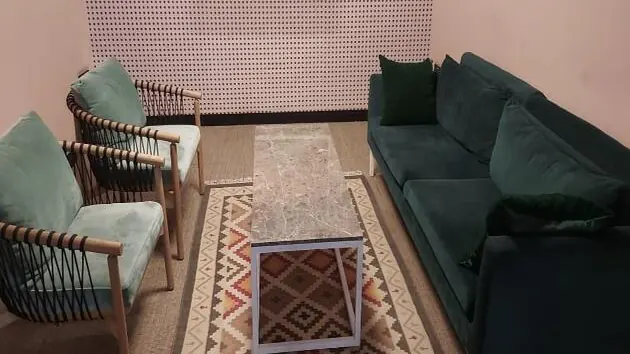 4 Seater Meeting Room in Cybercity - WeWork DLF Forum | GoSpace 8606