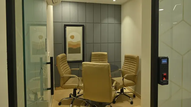 4 Seater Meeting Room in Gomti Nagar - Vision Spaces | GoSpace 8715