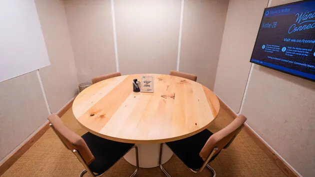 4 Seater Meeting Room