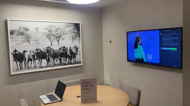 4 Seater Meeting Room
