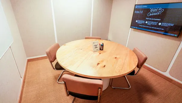 4 Seater Meeting Room