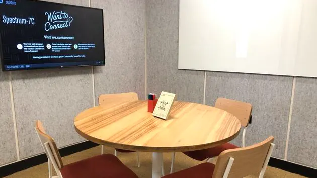4 Seater Meeting Room