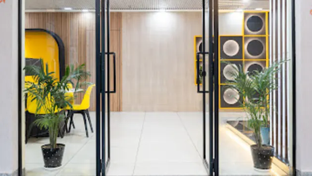 4 Seater Meeting Room
