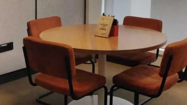4 Seater Meeting Room in Sector 18 - WeWork Blue One Square | GoSpace 8582
