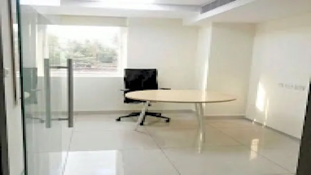 4 Seater Meeting Room