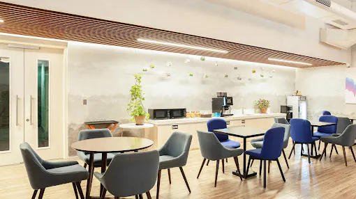 4 Seater Meeting Room