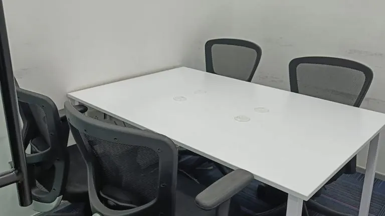 4 Seater Meeting Room  in Sector 44 - Infrapro Spaces | GoSpace 8465