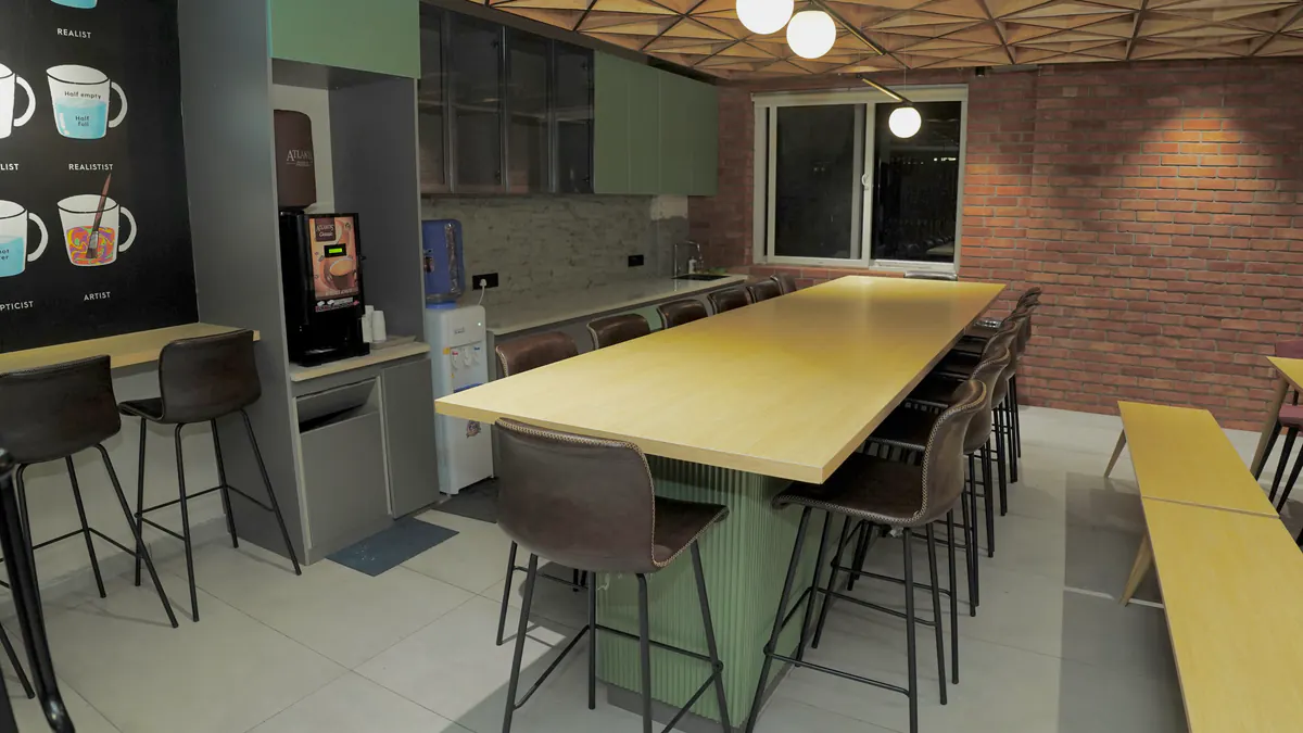 4 Seater Meeting Room