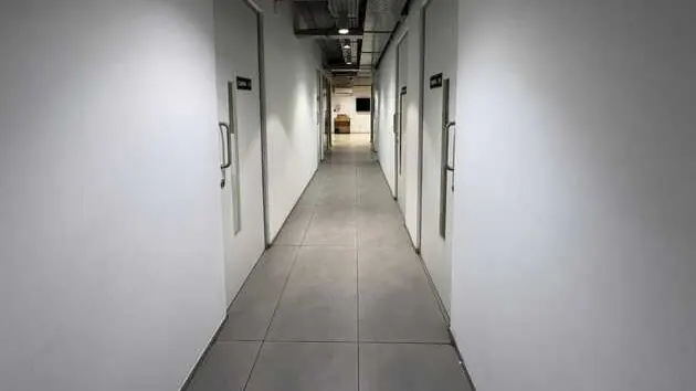 4 Seater Meeting Room
