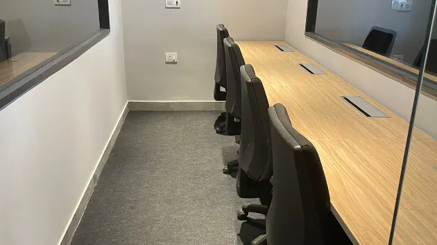 4 Seater Private Cabin in Okhla - Desker | GoOffice 7414