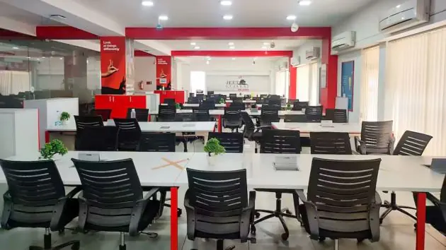 4 Seater Private Cabin in Satellite - Oyo Workflo Mayuransh Elanza | GoOffice 4286