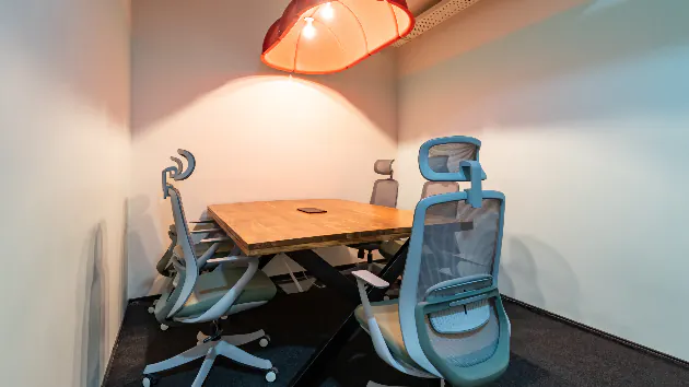 5 Seater Meeting Room in Govind Marg - Connekt Coworking Signature Elite | GoSpace 22049