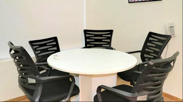 5 Seater Meeting Room in Navrangpura - Sspacia Coworking Agarwal Complex | GoSpace 4141