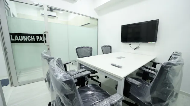 6 Seater Conference Room in Nungambakkam - Whole Works Coworking Space | GoSpace 1667