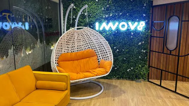 6 Seater Meeting Room