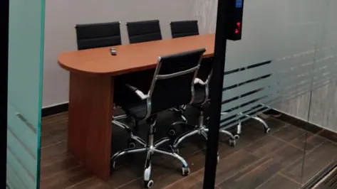 6 Seater Meeting Room in Gomti Nagar - Summit Space | GoSpace 8306