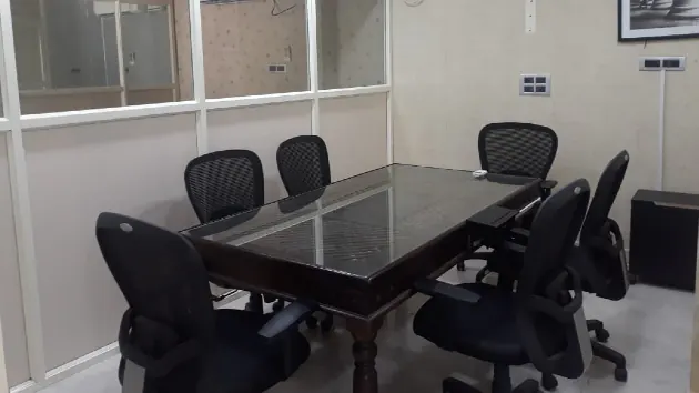 6 Seater Meeting Room 