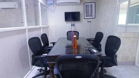 6 Seater Meeting Room 