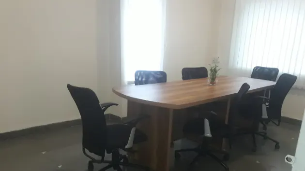 6 Seater Meeting Room