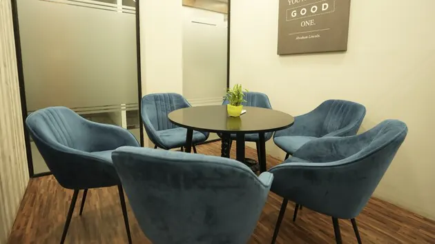 6 Seater Meeting Room in Mahalaxmi Nagar - Workdesq Coworking | GoSpace 8750