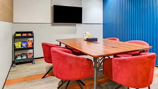 6 Seater Meeting Room in Andheri East - AWFIS Skyline Icon Marol | GoSpace 7297
