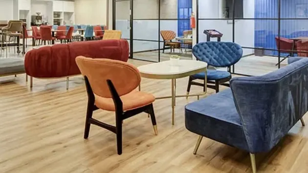 6 Seater Meeting Room