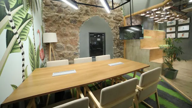 6 Seater Meeting Room in Saket - Innov8 Old Fort | GoSpace 7485