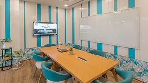 6 Seater Meeting Room in Sector 54 - Cowrks Golf Course Road | GoSpace 8366