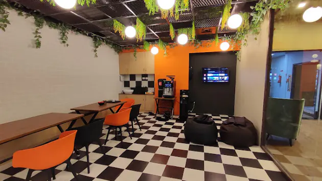 6 Seater Meeting Room